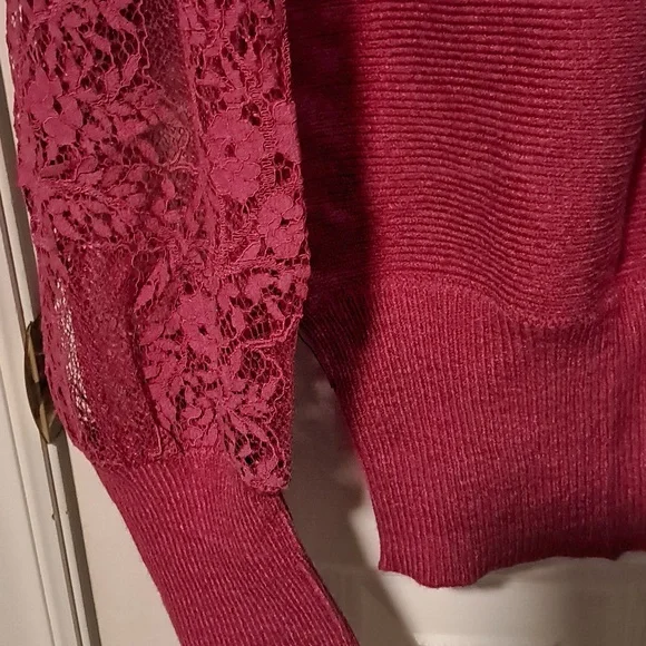 Women's Pink Sweater with Lace Sleeves. Size XL - Picture 3 of 3